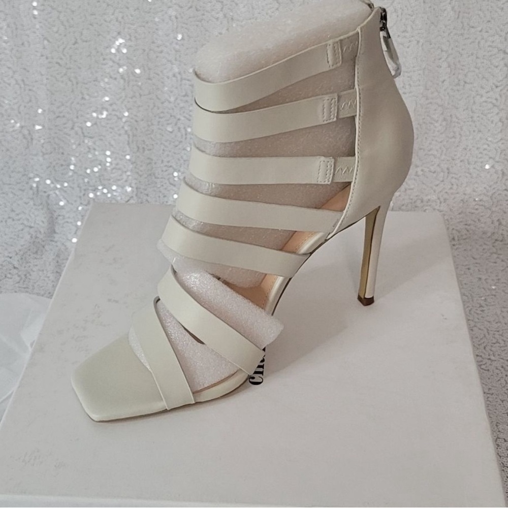 NWT SIZE 9 Charles David heels